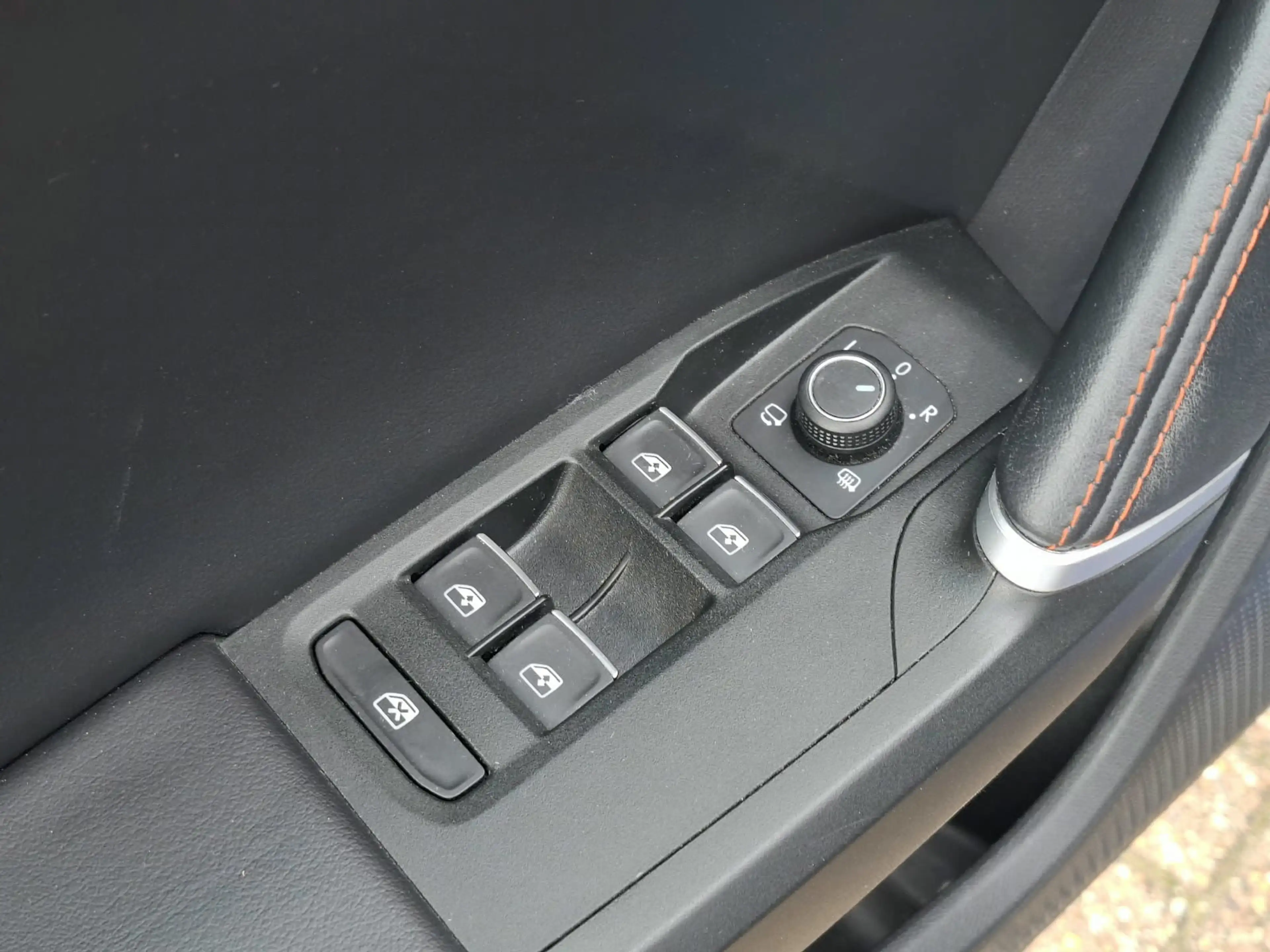 SEAT Leon e-Hybrid SPORTSTOURER 1.4 TSI eHybrid PHEV FR | Pano | ACC — photo 37