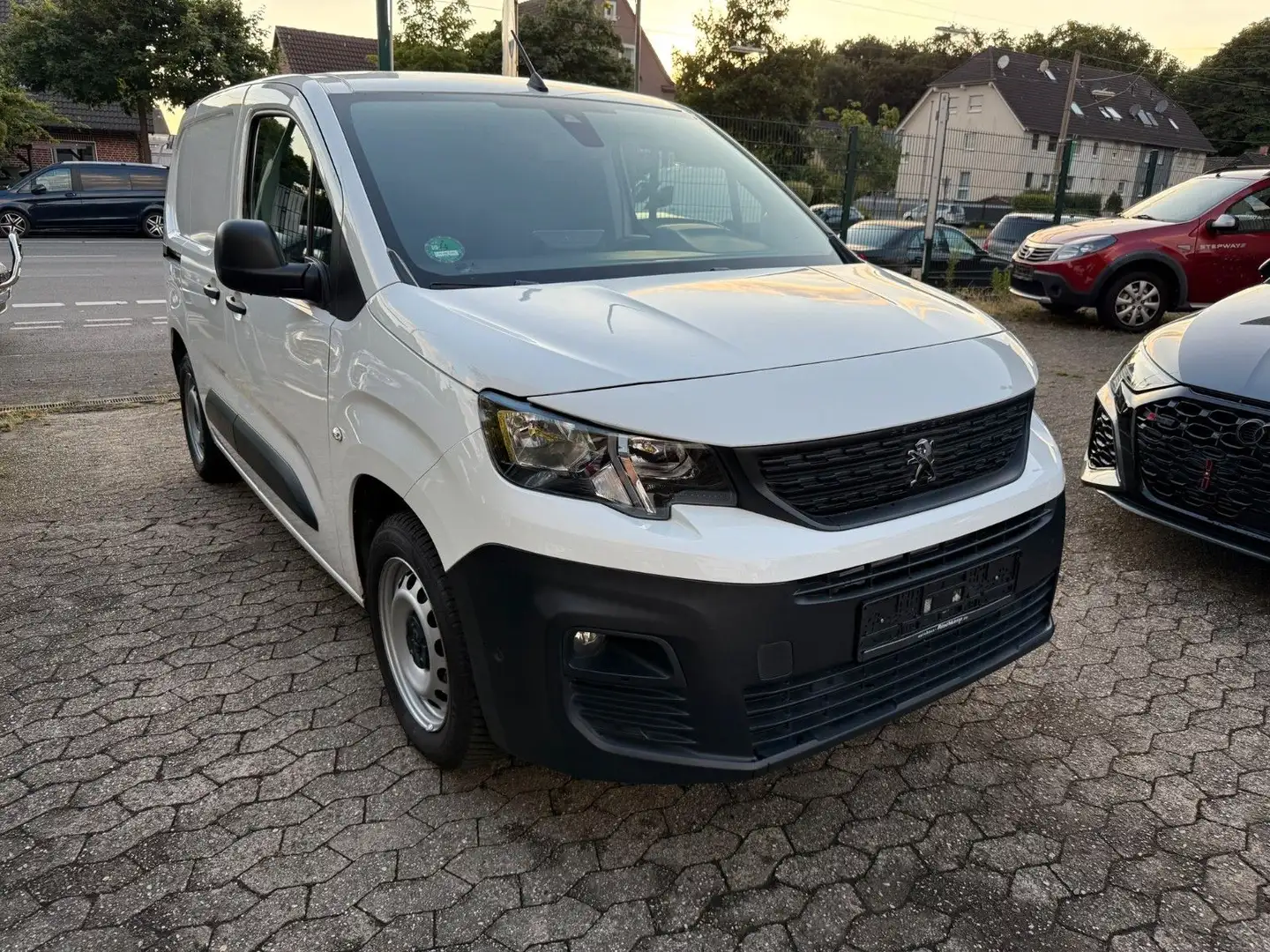 Peugeot Partner Premium KLIMA* KAMERA*AHK*AUTOMATIK Blanc - 2