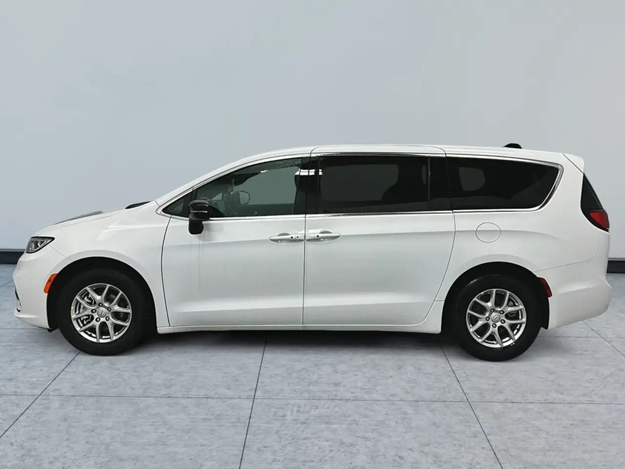 Chrysler Pacifica photo Chrysler Pacifica