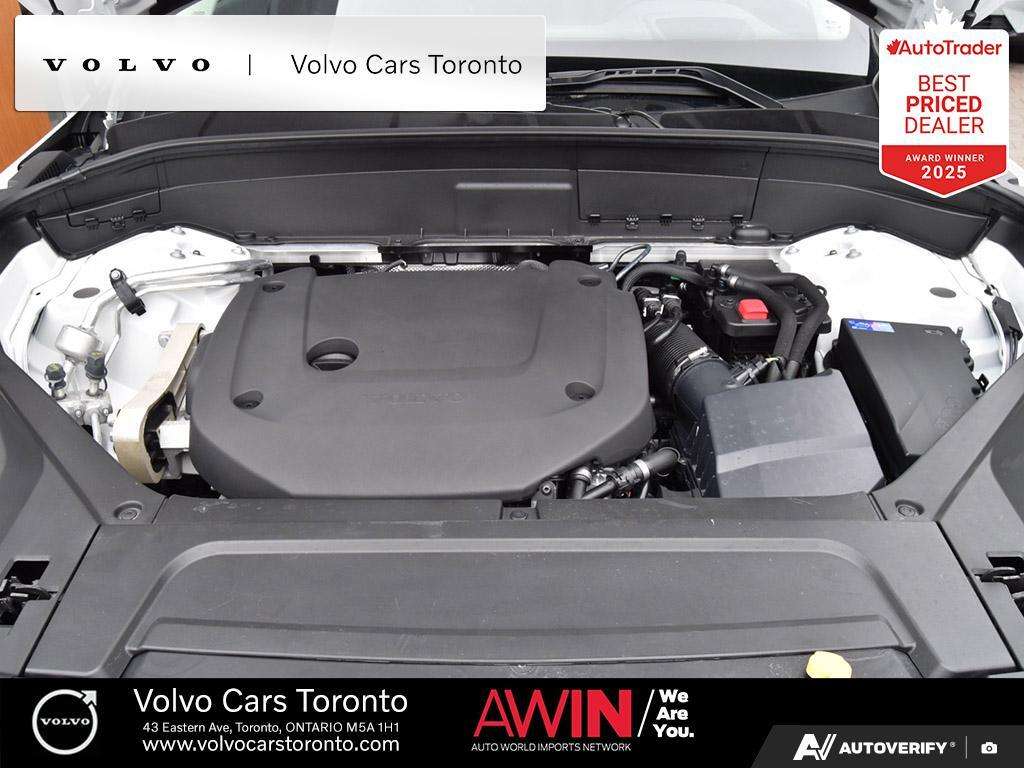 2025 Volvo XC90 B6 AWD Ultra Bright Theme 7-Seater thumb 8