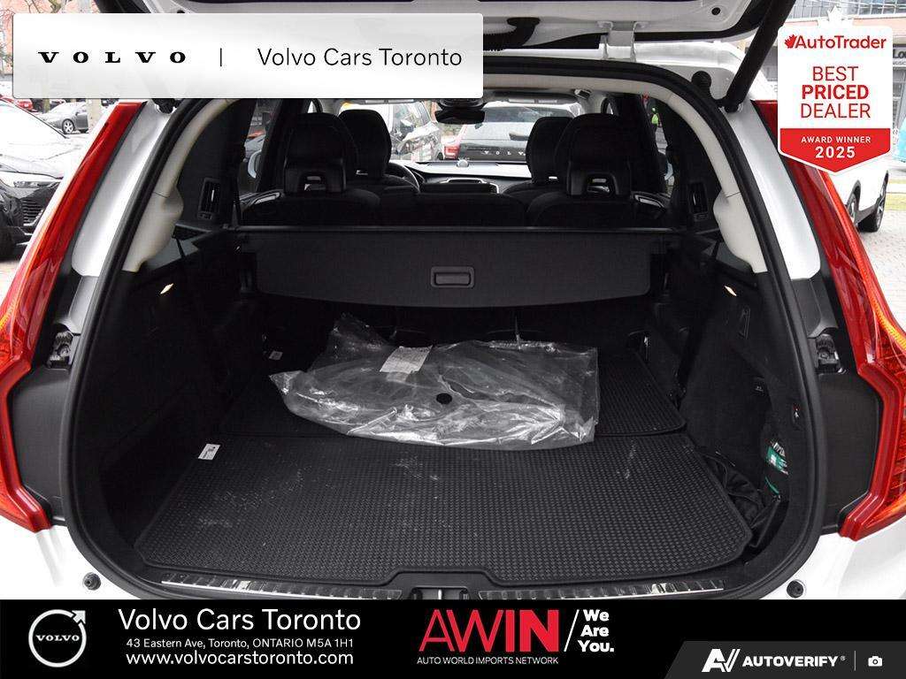 2025 Volvo XC90 B6 AWD Ultra Bright Theme 7-Seater thumb 11