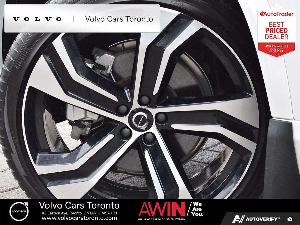 2025 Volvo XC90 B6 AWD Ultra Bright Theme 7-Seater thumb 6