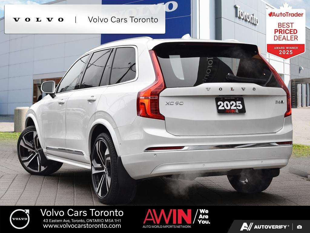 2025 Volvo XC90 B6 AWD Ultra Bright Theme 7-Seater alt 4