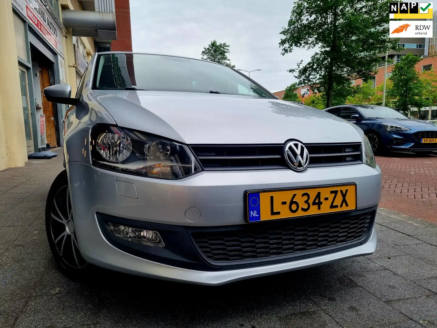 Volkswagen Polo 1.4-16V Highline 5drs Automaat Carplay Gris - 1