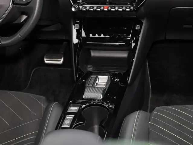 Peugeot 2008 view 12