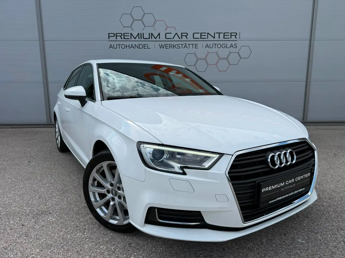 Audi A3 35 TDI design LED / PARKPILOT / SITZHZG. / BORDCOM Weiß - 1