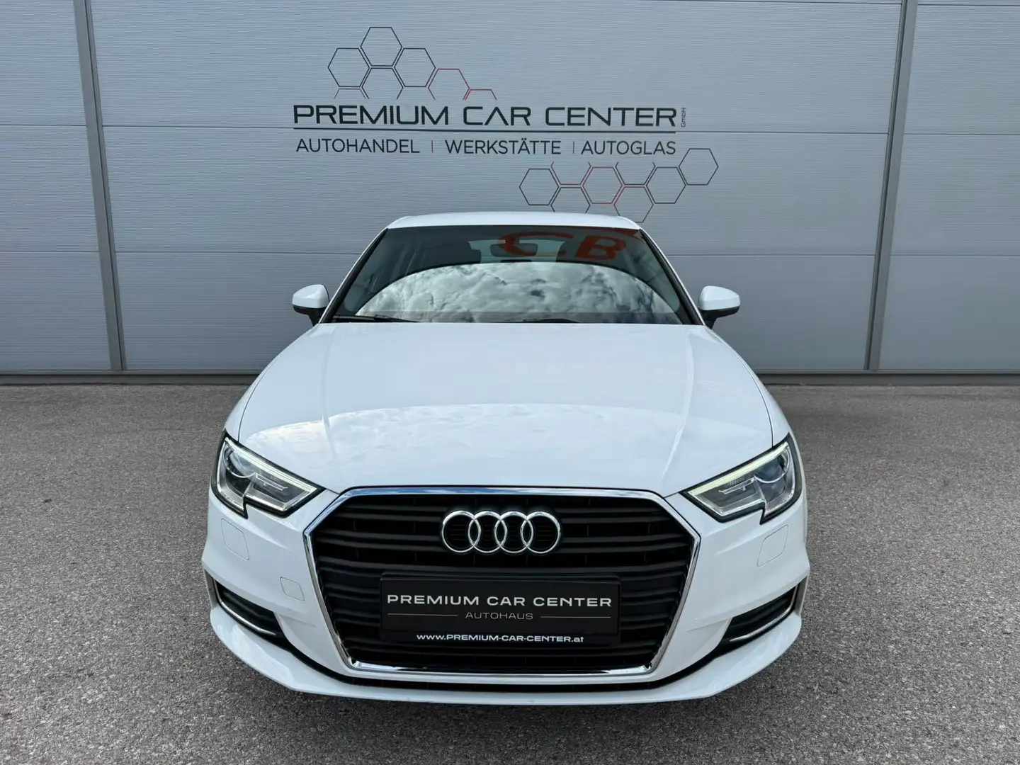 Audi A3 35 TDI design LED / PARKPILOT / SITZHZG. / BORDCOM Weiß - 2