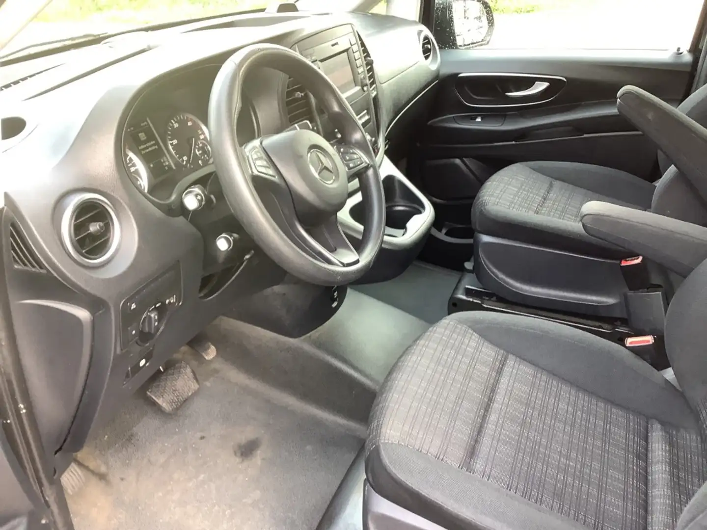 Mercedes-Benz Vito 116 CDI LANG DC Euro 6 Zwart - 2
