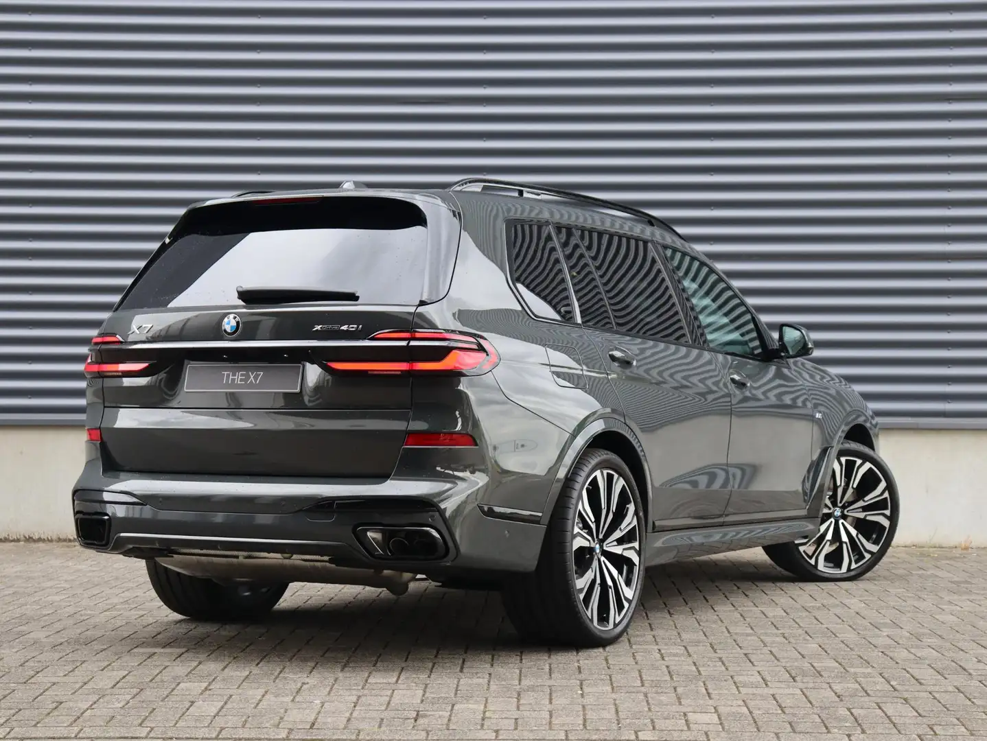 BMW X7 xDrive40i | M Sportpakket Pro | Innovation Pack | Grijs - 2
