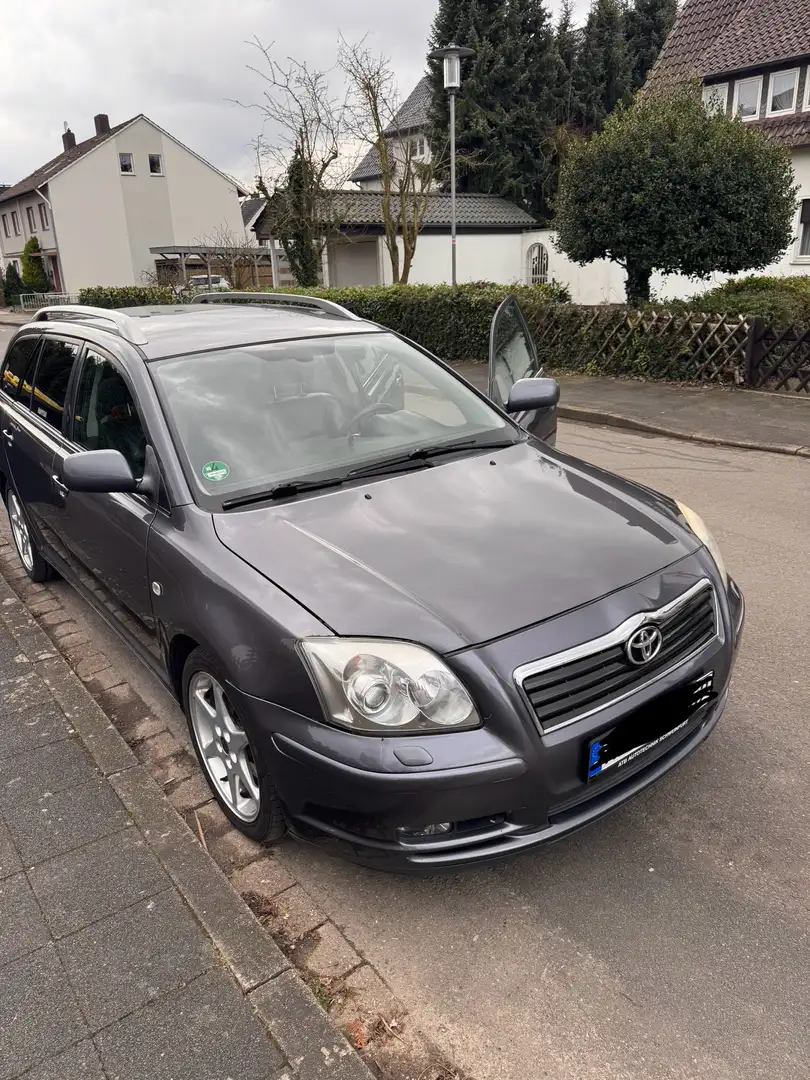 Toyota Avensis 2.2 D-CAT Combi - 1