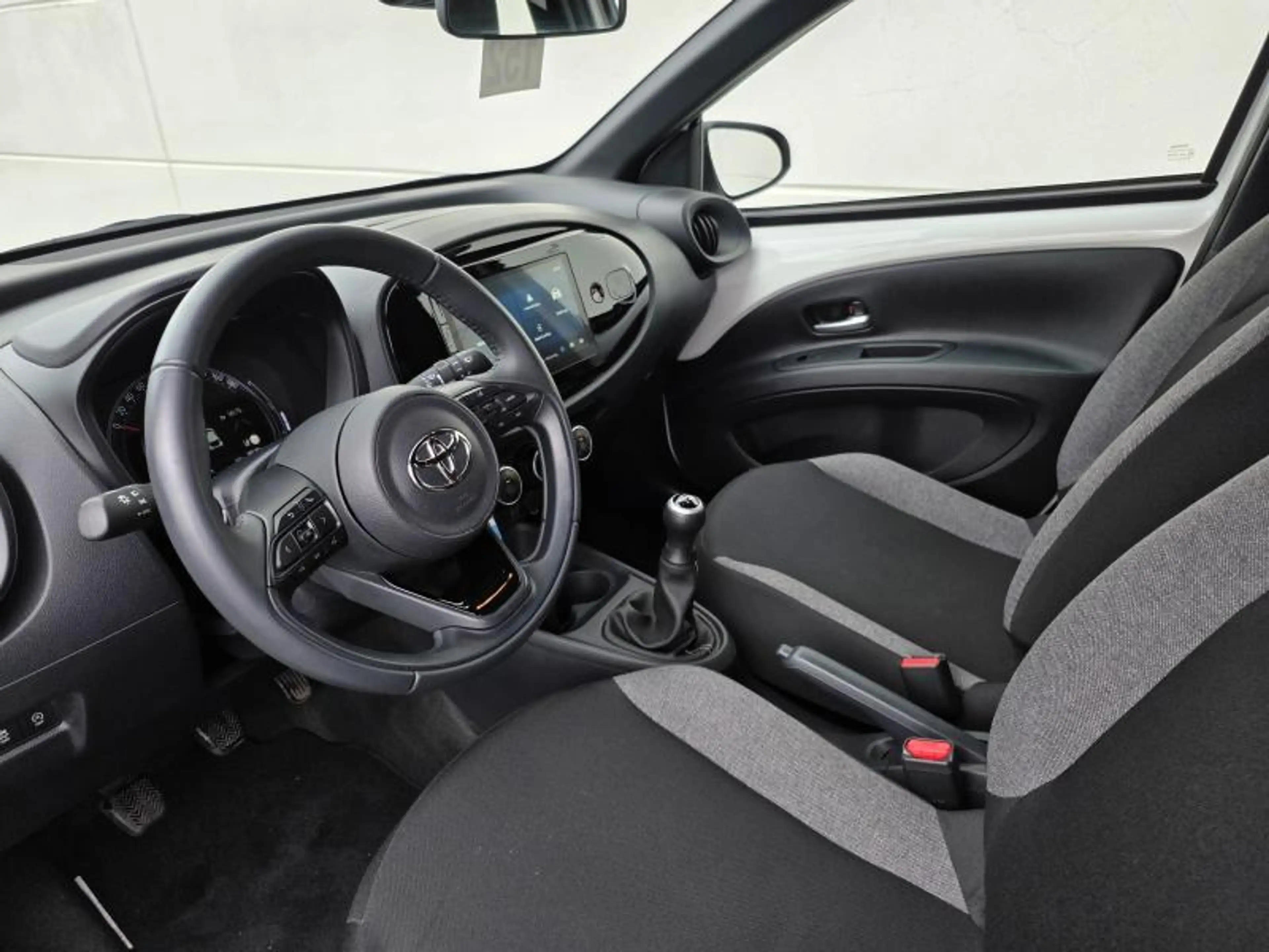 Toyota Aygo X 1.0 VVT-i 72ch — photo 10