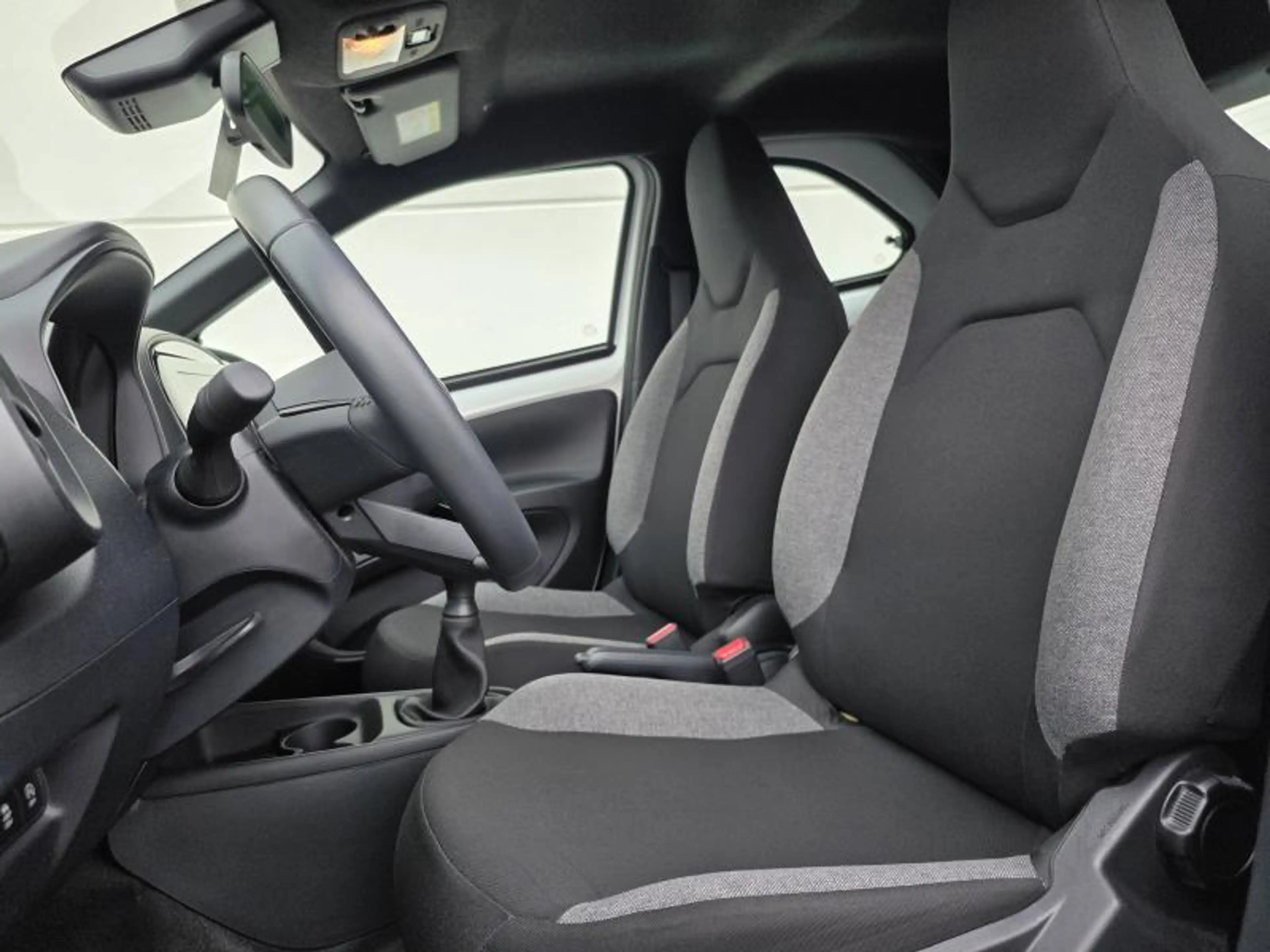 Toyota Aygo X 1.0 VVT-i 72ch — photo 9