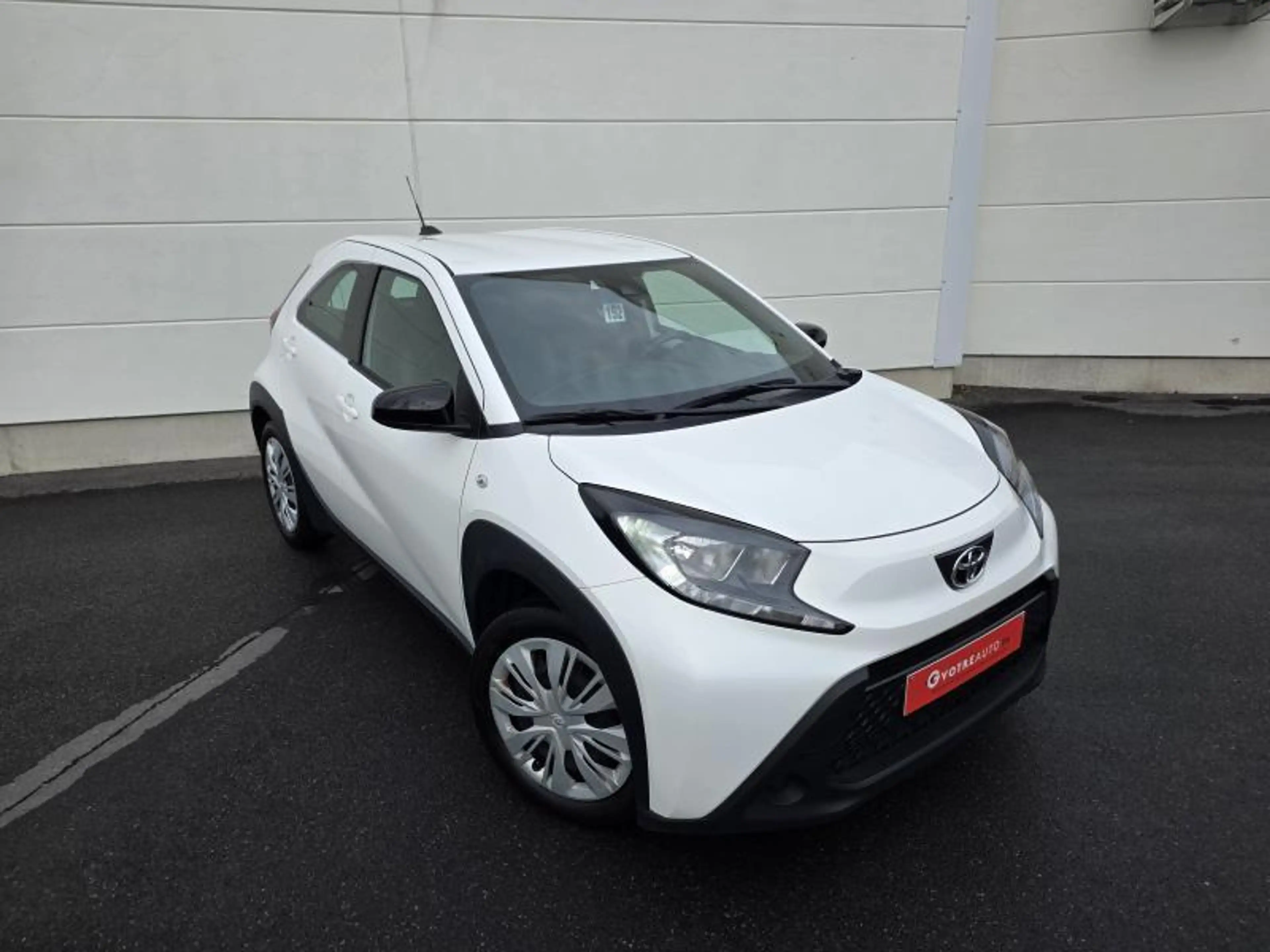 Toyota Aygo X 1.0 VVT-i 72ch — photo 3