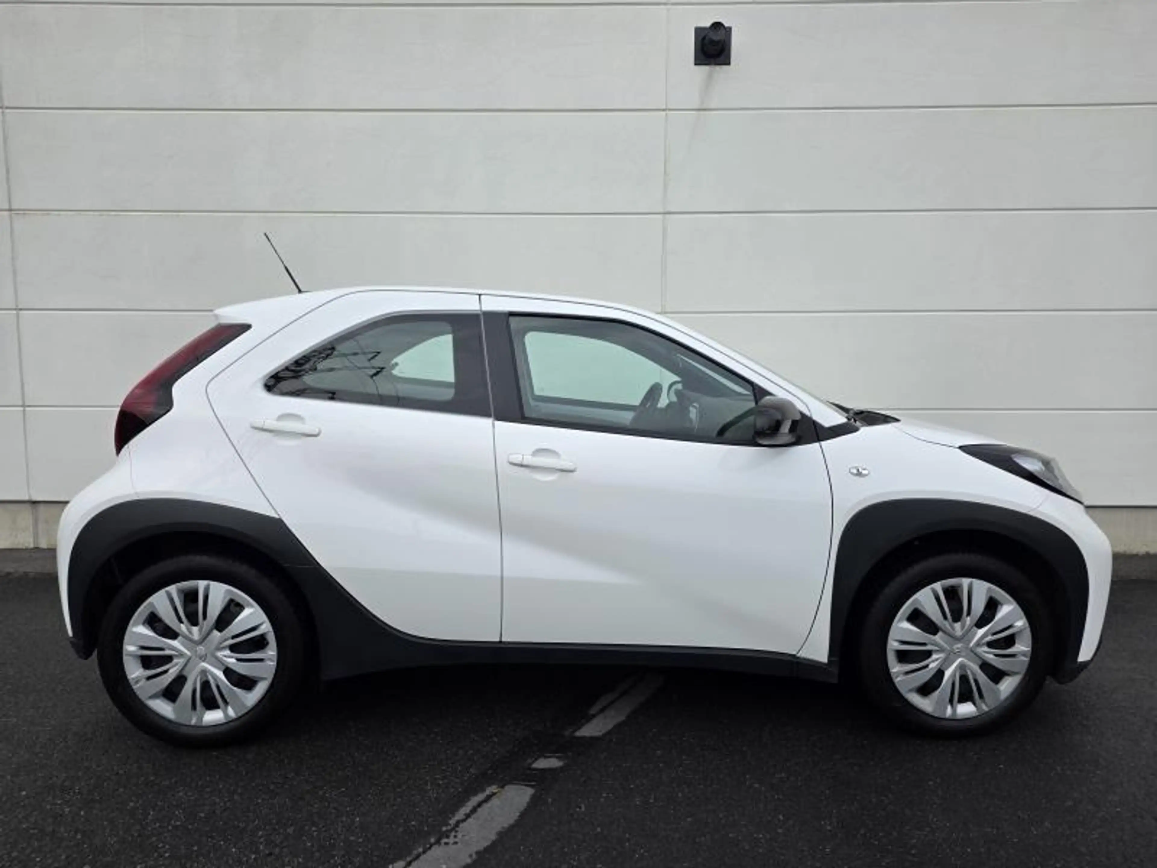 Toyota Aygo X 1.0 VVT-i 72ch — photo 4