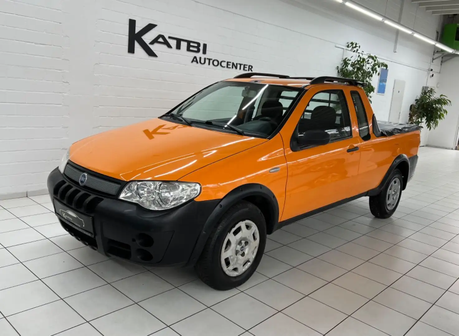 Fiat Strada 1.3 JTD Multijet Lang Pick-Up HU neu Orange - 1