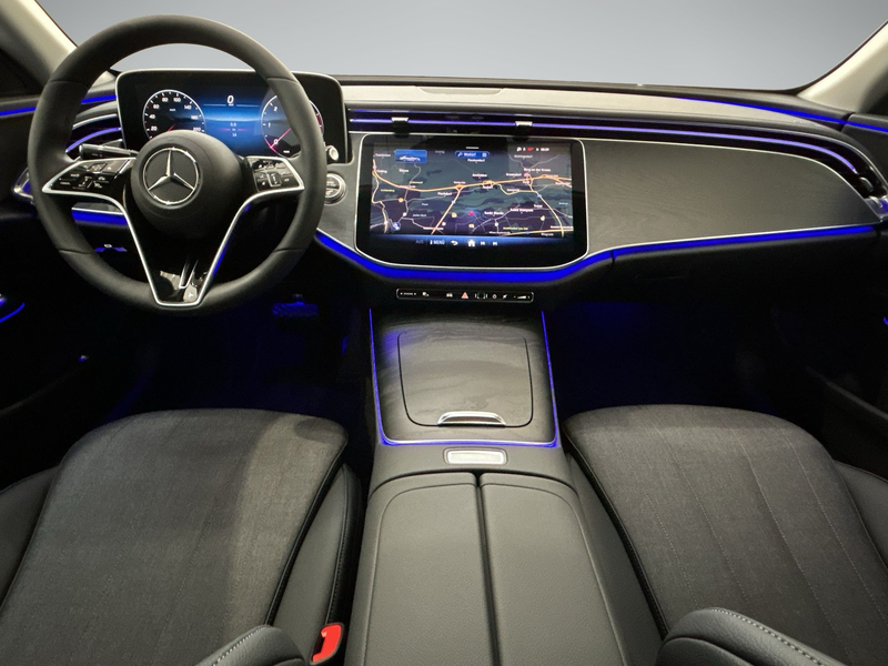 Mercedes-Benz E 220 d 4MATIC Limousine LED PTS Cam AHK SHZ — photo 8