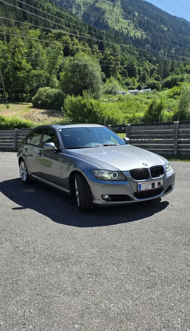 BMW 318 318d Aut. Grau - 2