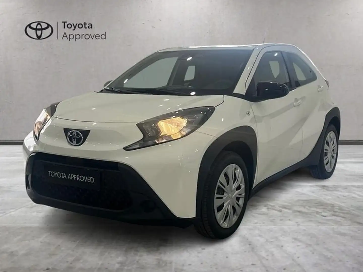 Toyota Aygo X 1.0 Active 72cv Alb - 1