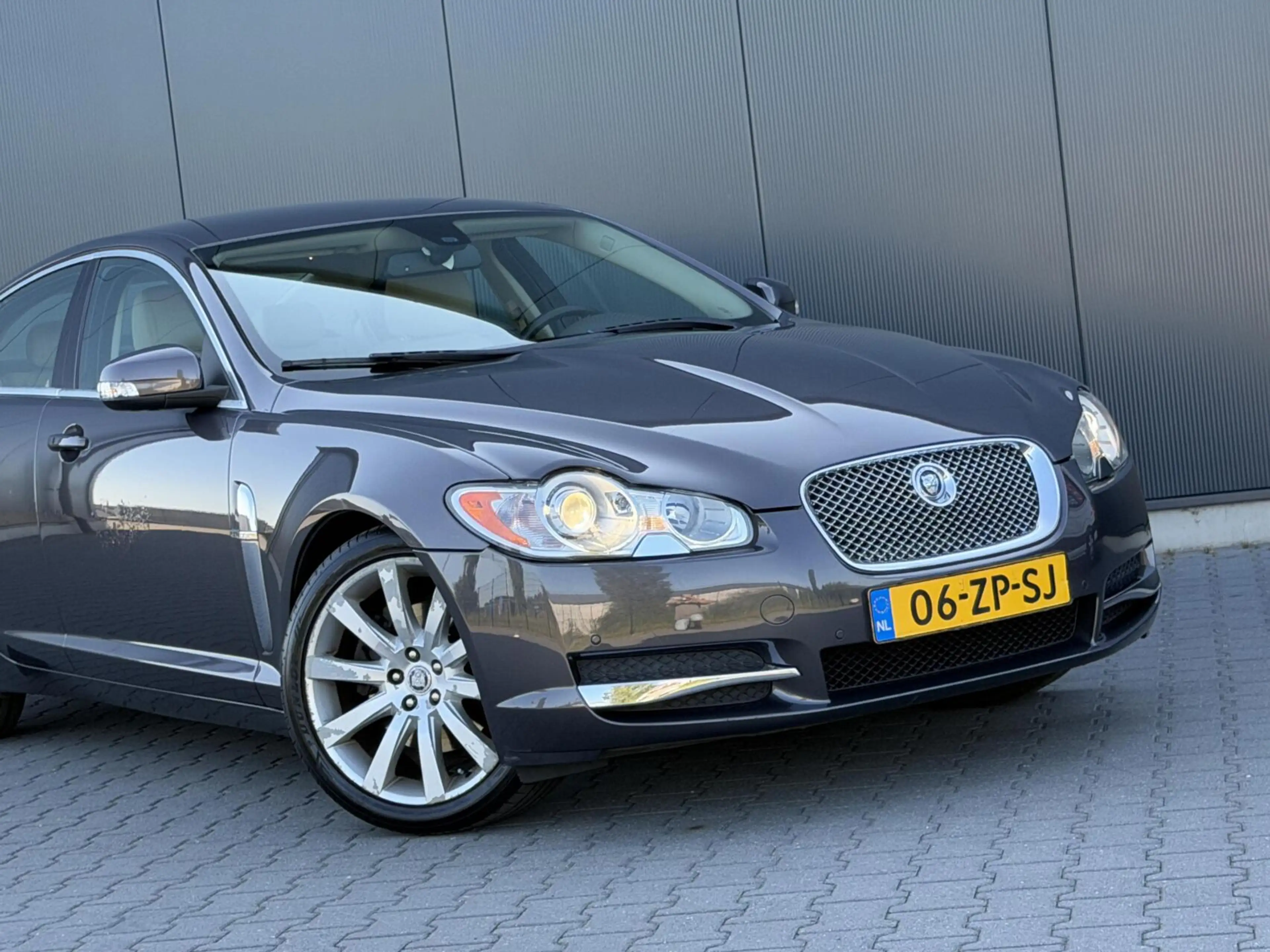 Jaguar XF 2.7D V6 Premium Luxury 1e Eigenaar - Leder - Camer — photo 12