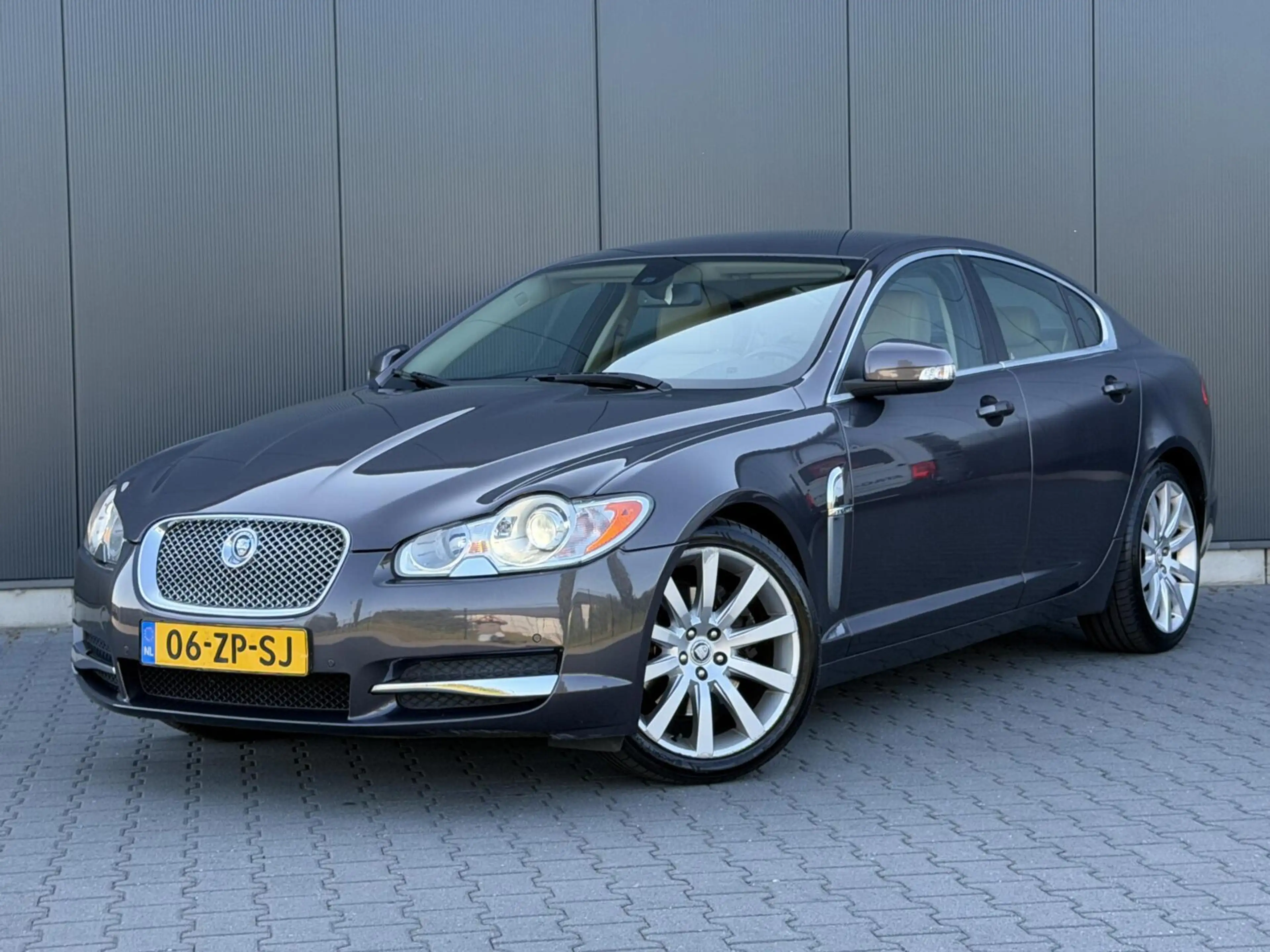Jaguar XF 2.7D V6 Premium Luxury 1e Eigenaar - Leder - Camer
