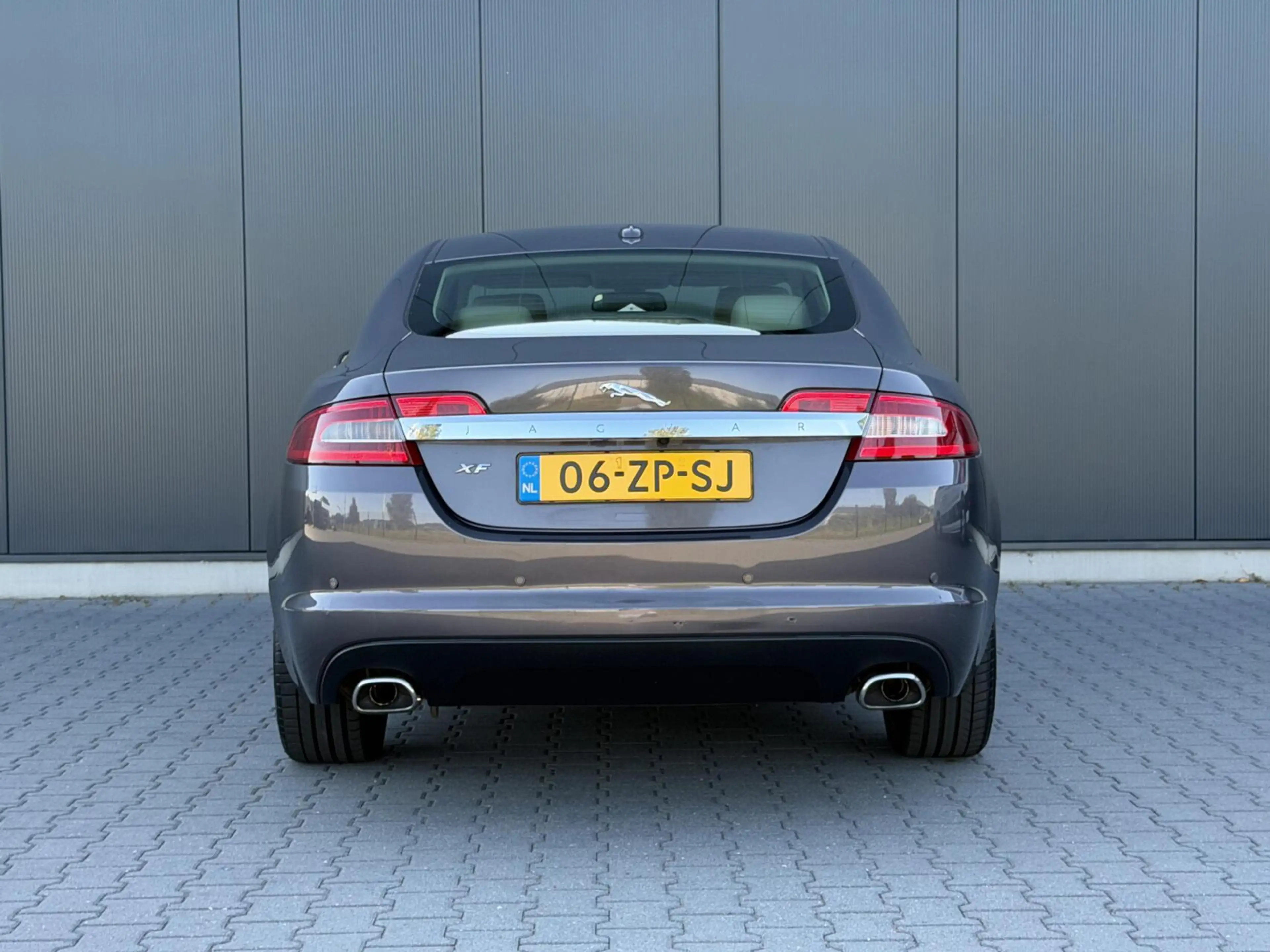 Jaguar XF 2.7D V6 Premium Luxury 1e Eigenaar - Leder - Camer — photo 8