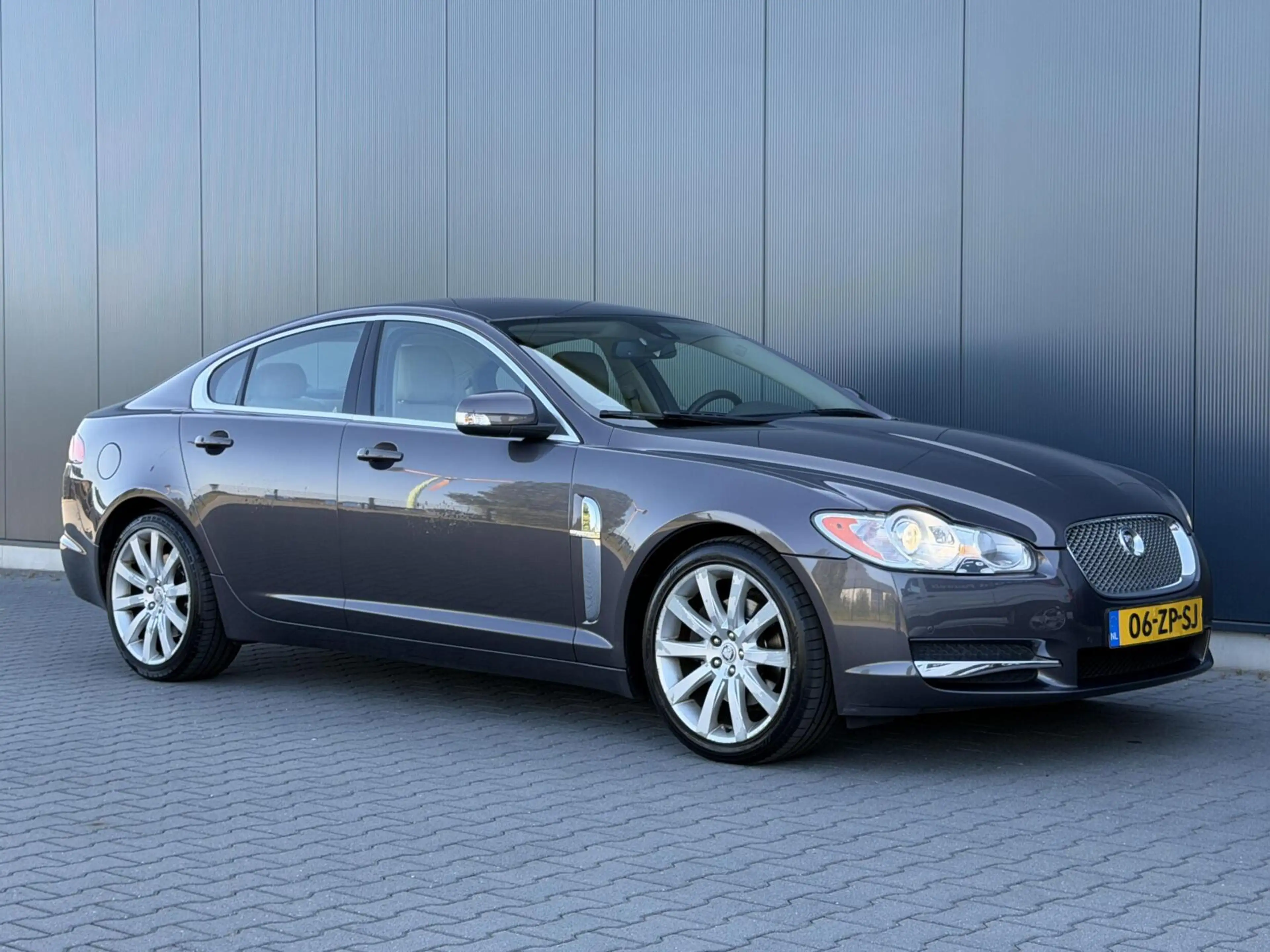 Jaguar XF 2.7D V6 Premium Luxury 1e Eigenaar - Leder - Camer — photo 10