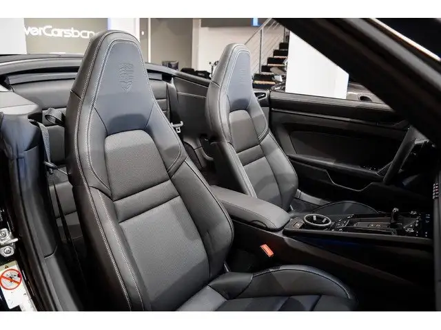 Porsche 911 view 10