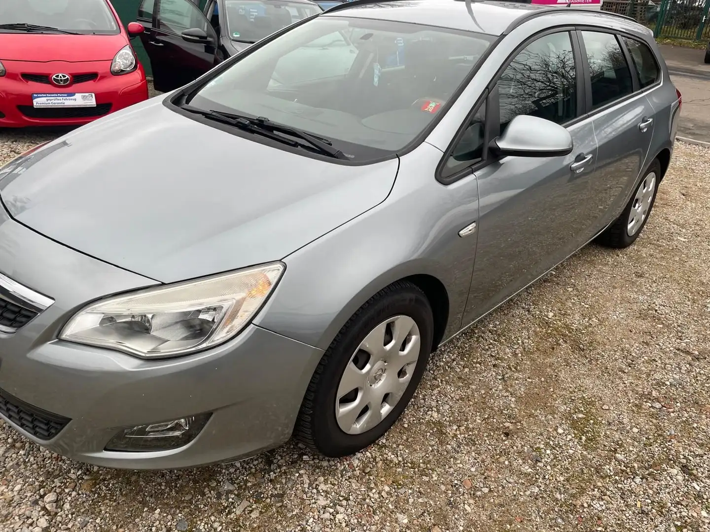 Opel Astra J Sports Tourer Selection Silber - 1