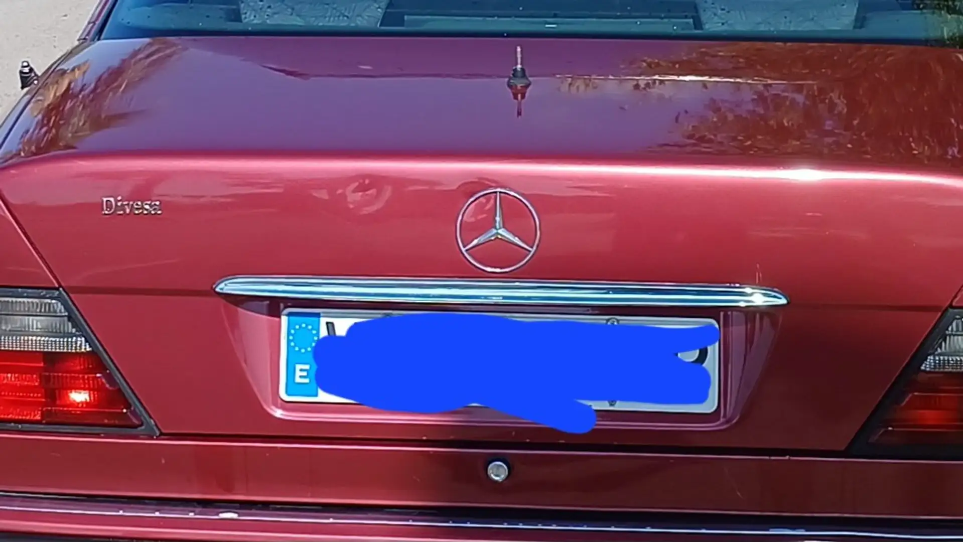 Mercedes-Benz E 300 Familiar Diesel Rojo - 1