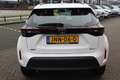 Toyota Yaris Cross 1.5 HYBRID 115 NWE MODEL APPLE/ANDROID STOELVERWAR Weiß - thumbnail 4