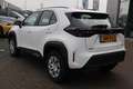 Toyota Yaris Cross 1.5 HYBRID 115 NWE MODEL APPLE/ANDROID STOELVERWAR Weiß - thumbnail 3