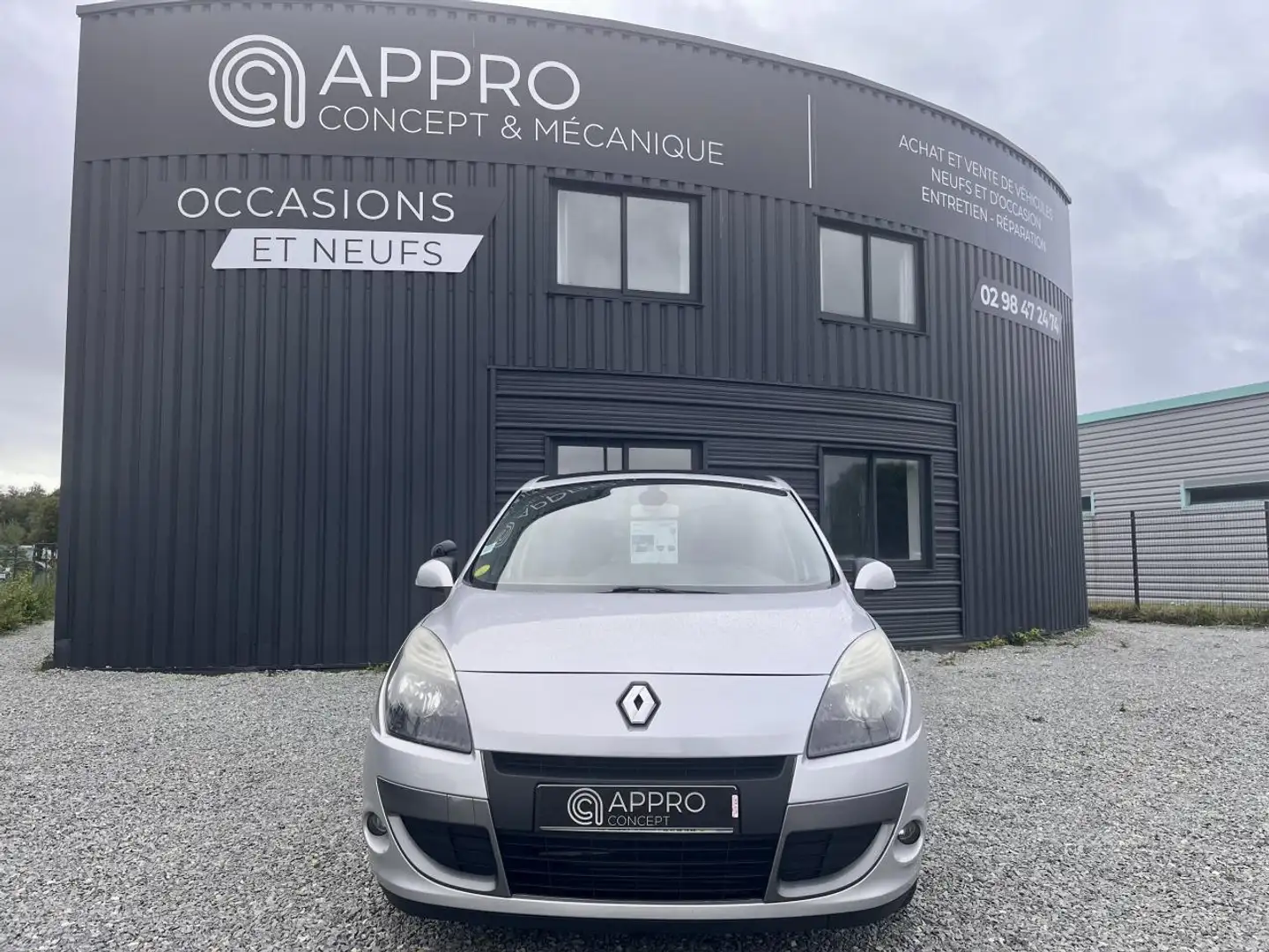 Renault Scenic Scenic 1.5 dCi FAP - 95 Euro 5 III MONOSPACE Expression PHASE 1 Grijs - 2