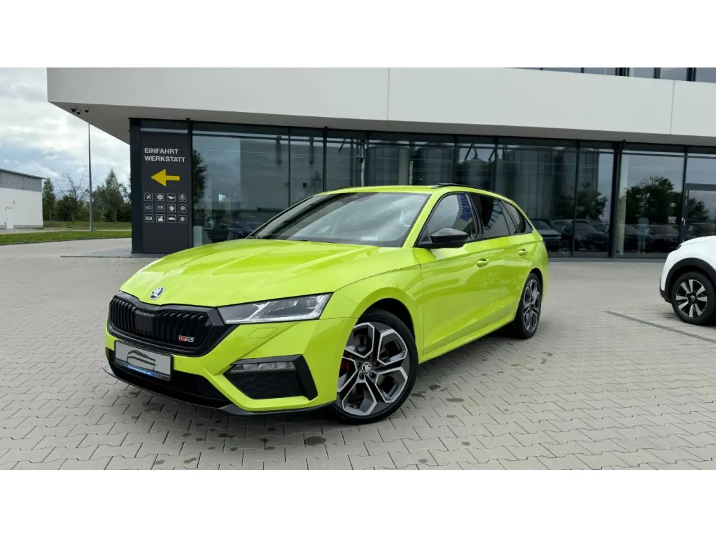 Skoda Octavia Combi RS DSG AHK STH Pano Challenge+ Verde - 1