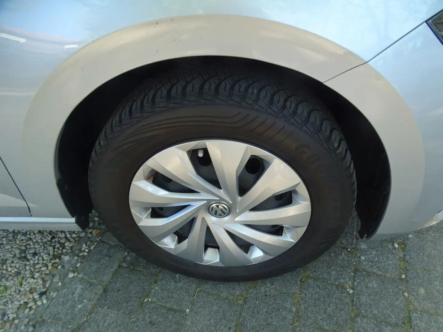 Volkswagen Polo VI Cool und Sound Klima PDC Appel Car Argent - 2