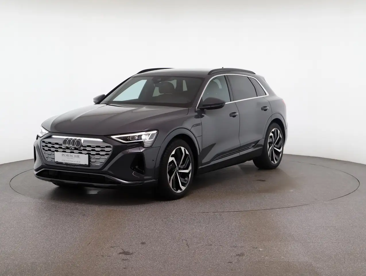 Audi Q8 e-tron 50 quattro advanced business