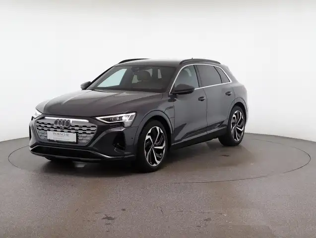 Audi Q8 e-tron 50 quattro advanced business