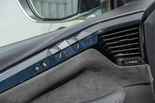 DS Automobiles DS 4 view 15