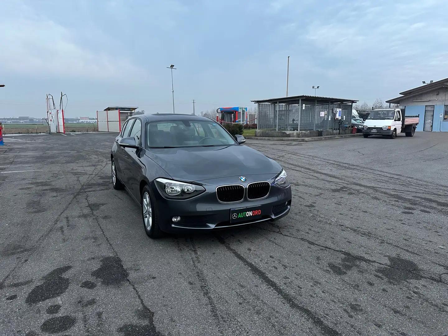 BMW 118 118d 5p Urban Automatica 8M Grigio - 1
