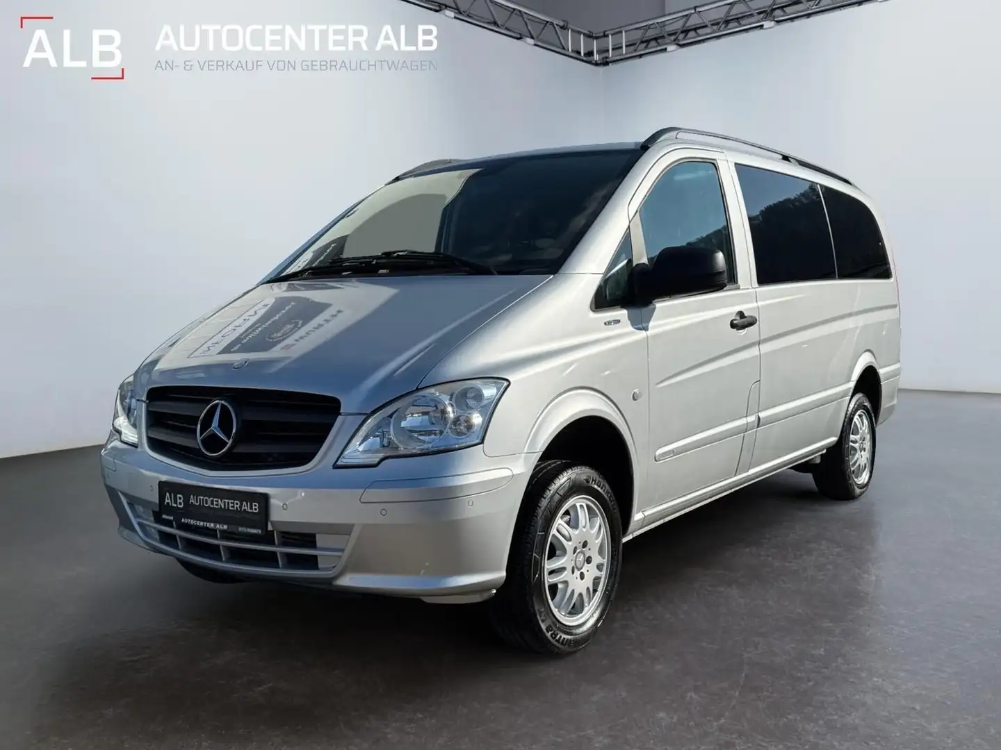 Mercedes-Benz Vito 116 CDI lang/4X4/AUTOMATIK/5-SITZE/EUR5/AHK Silber - 1
