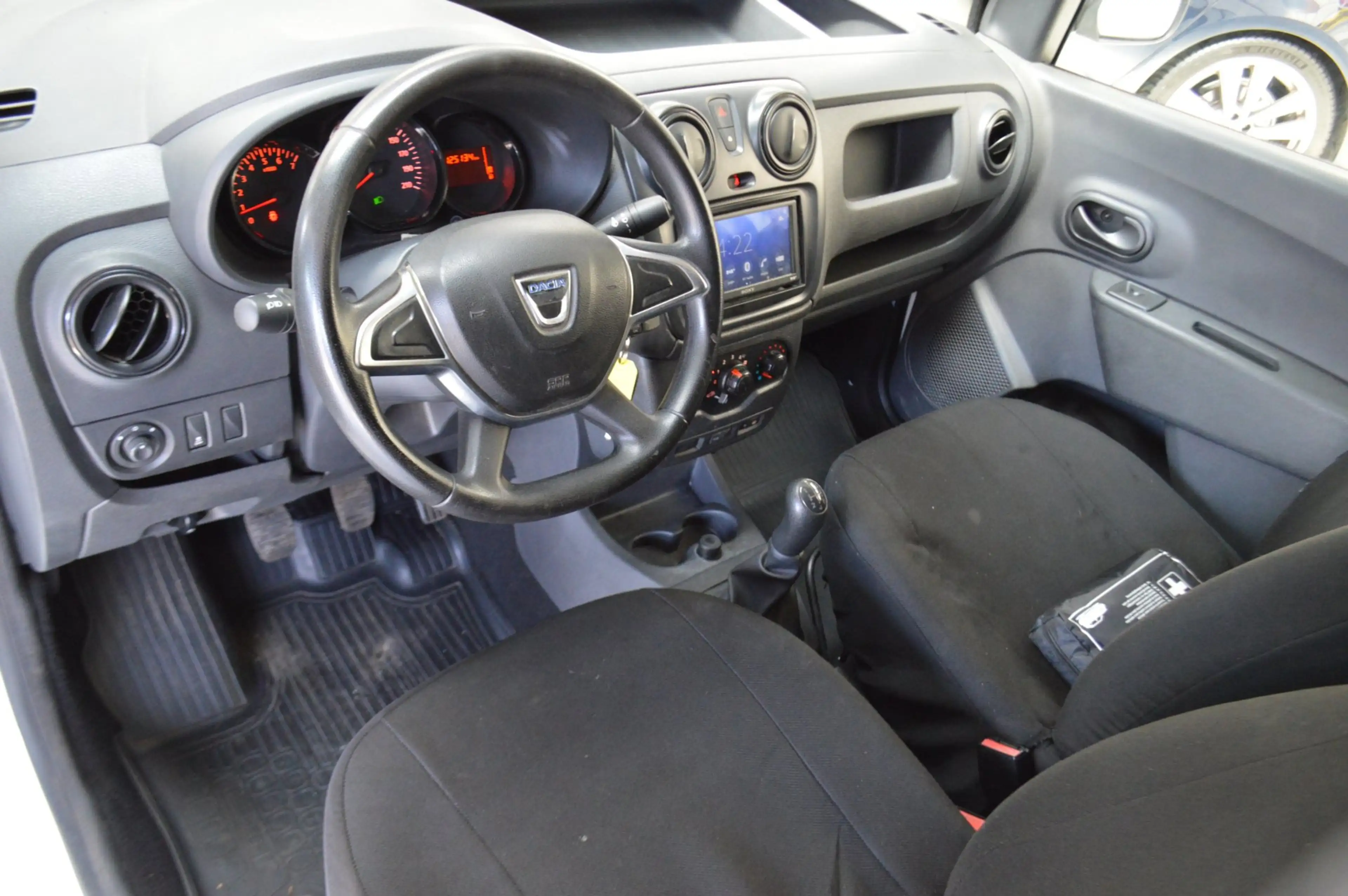 Dacia Dokker 1.6 AIRCO, All-Season, Bluetooth, Camera, APK, GAR — photo 3