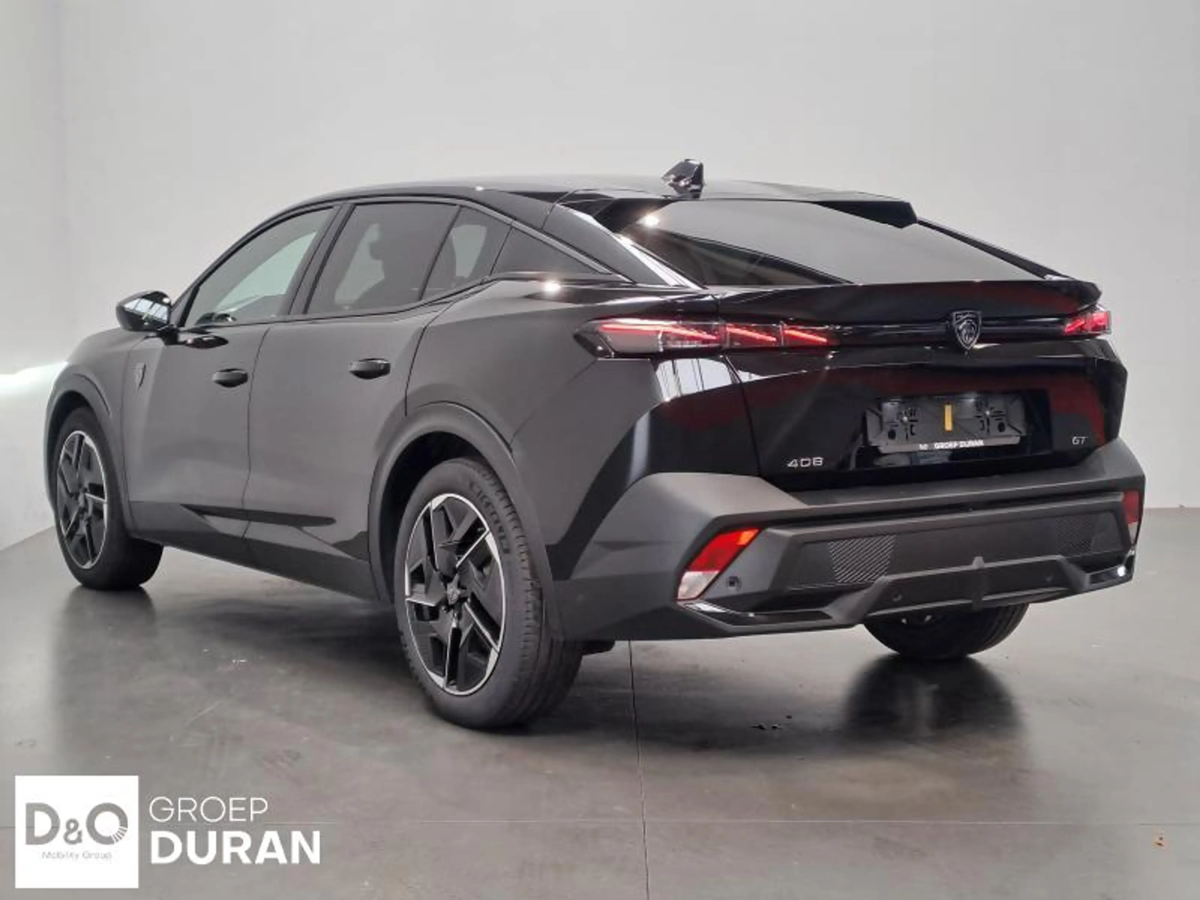 Peugeot 408 GT Hybrid 145 e-DCS6 — photo 3