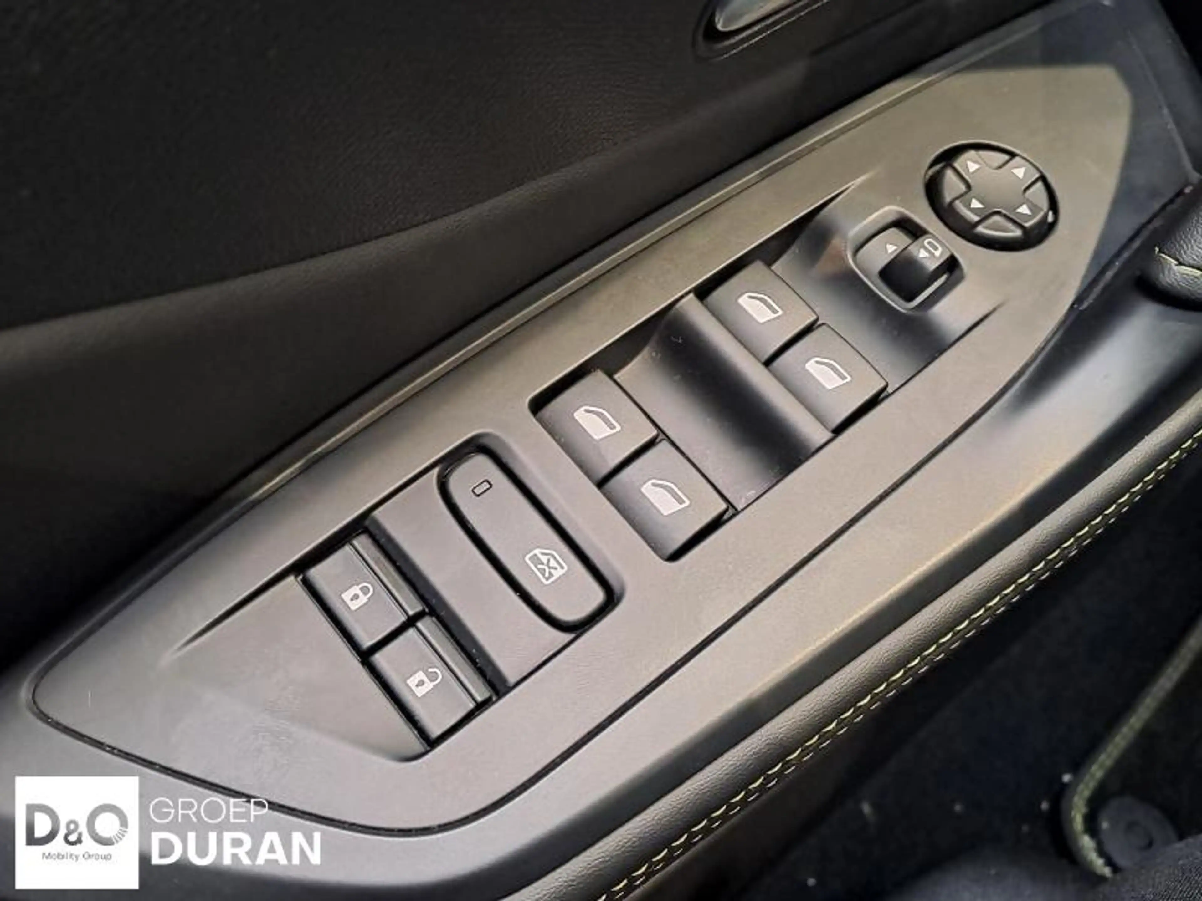Peugeot 408 GT Hybrid 145 e-DCS6 — photo 11