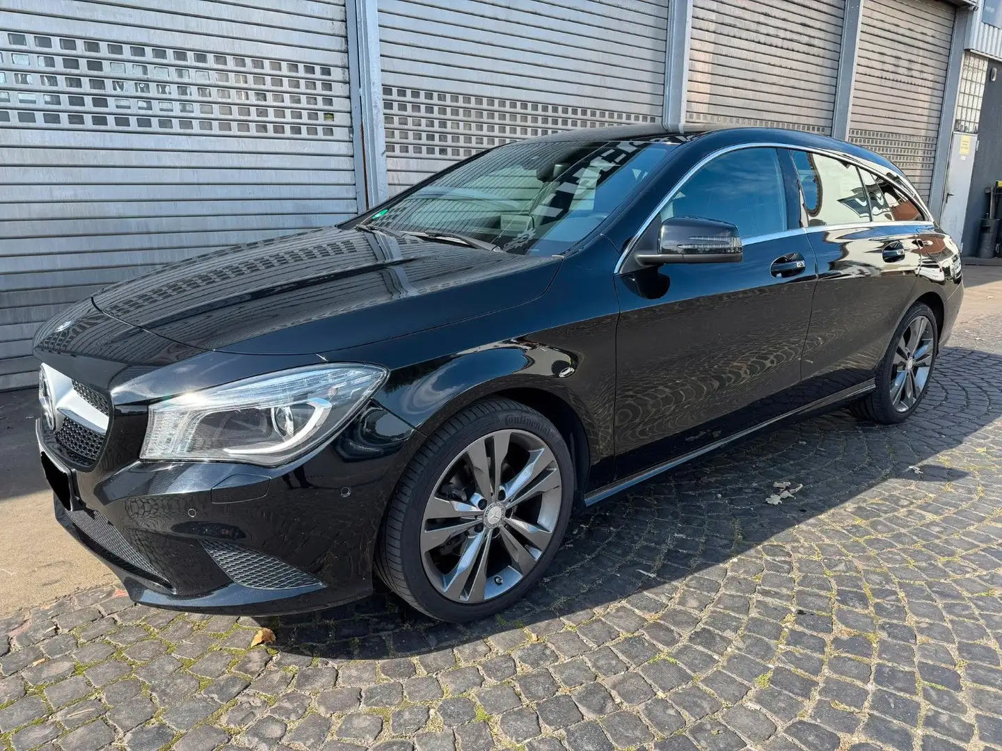 Mercedes-Benz CLA 180 CLA -Klasse Shooting Brake CLA 180 Noir - 1
