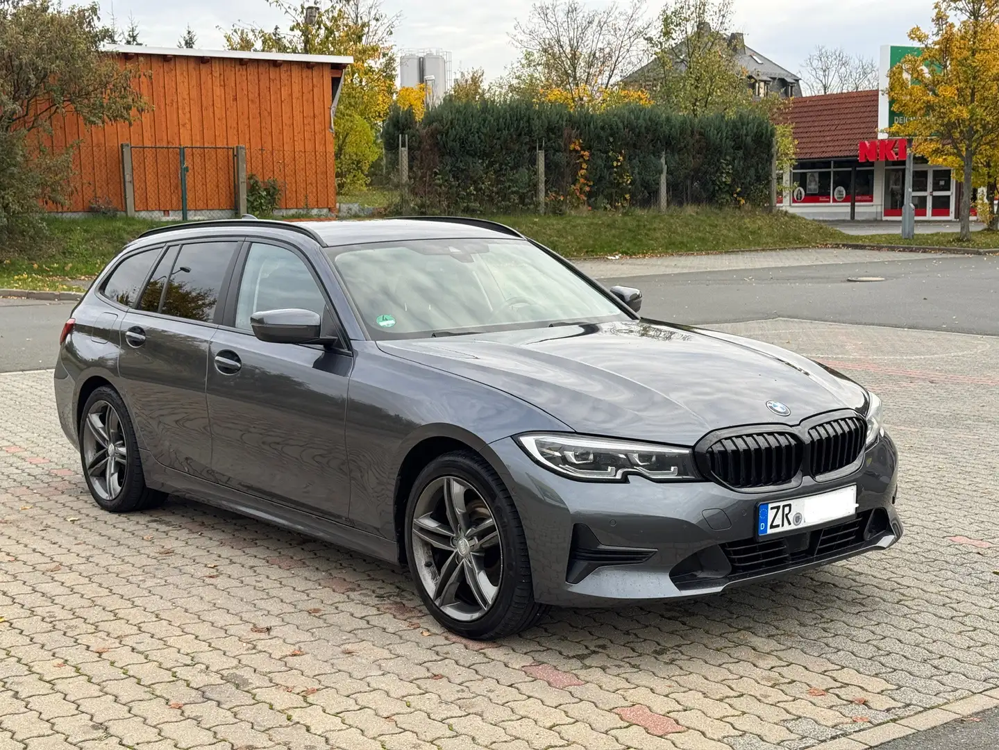 BMW 320 320 d Advantage Grau - 1