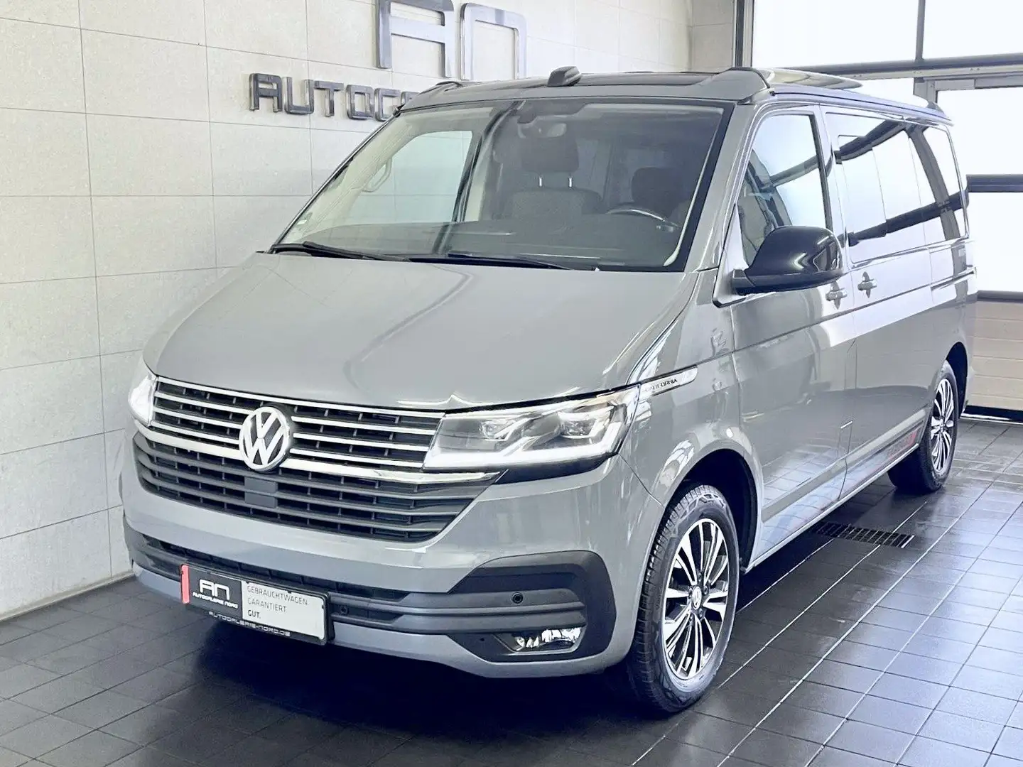 Volkswagen T6 California T6.1   Beach Tour Edition 1.Hand Grau - 2