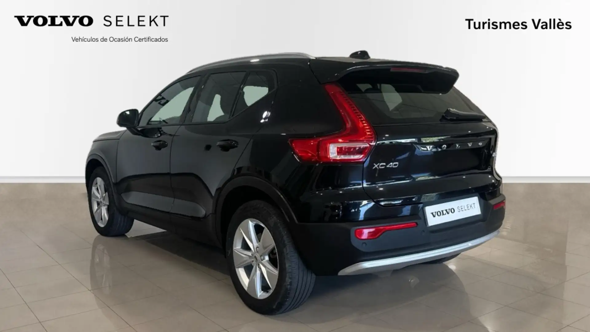 Volvo XC40 B3 Essential Aut. Noir - 2