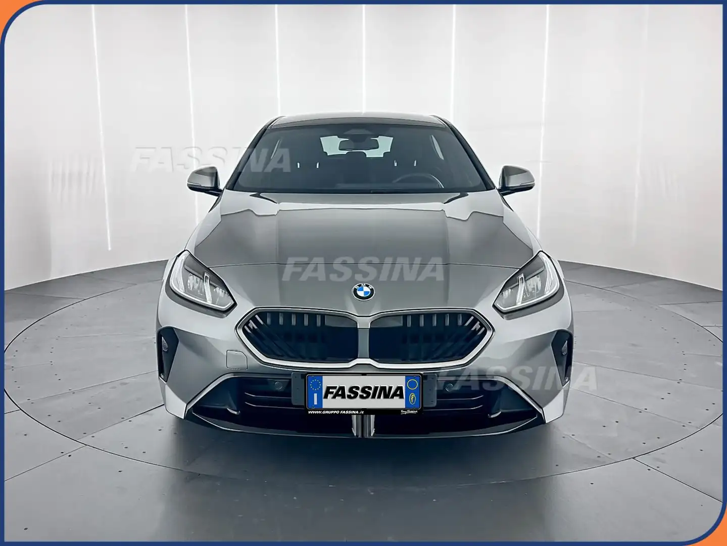 BMW 120 120 48V MSport Auto. Gris - 2