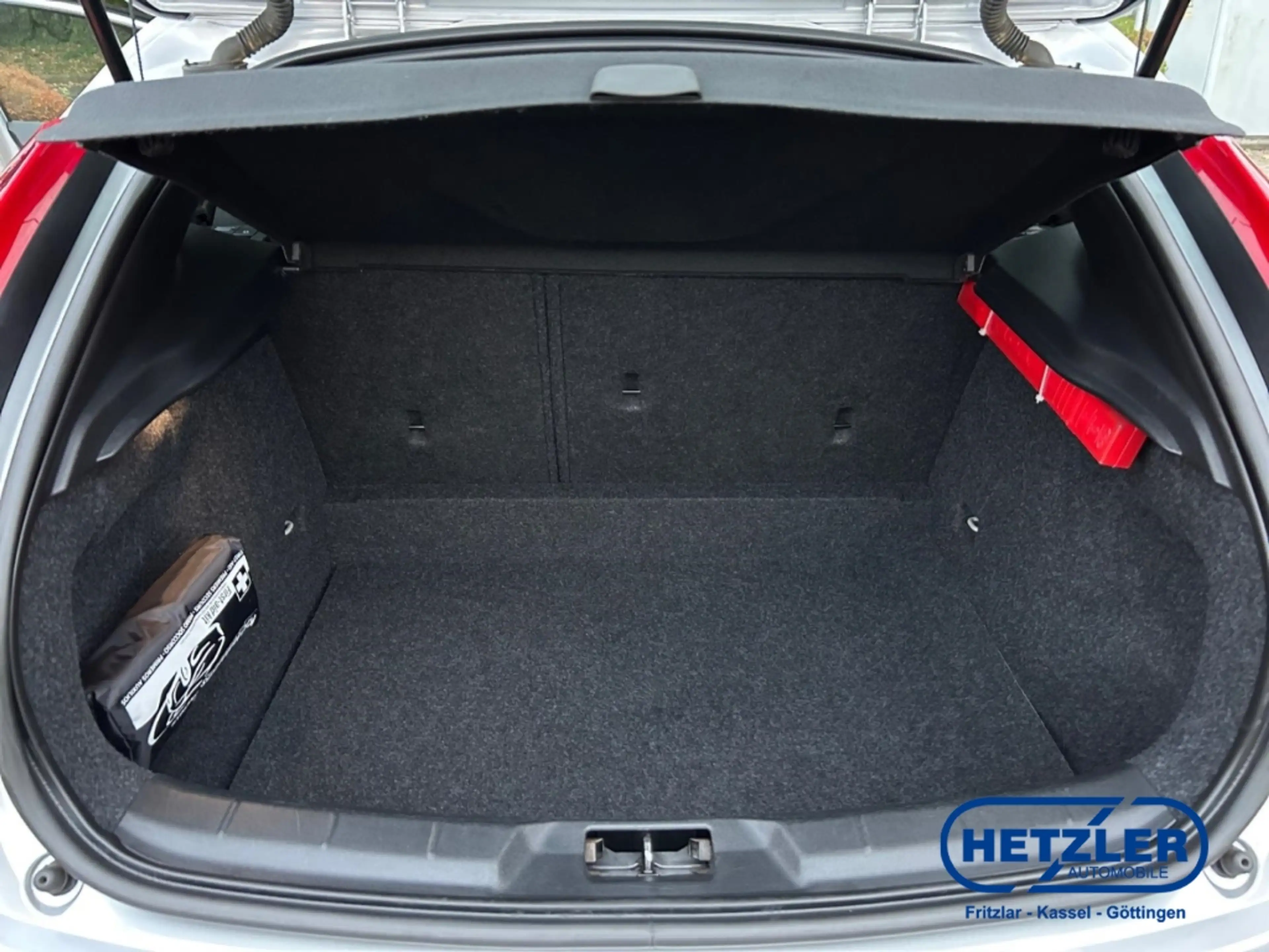 Volvo V40 T4 Basis  Klimaautom SHZ Keyless Start Notbremsass — photo 12