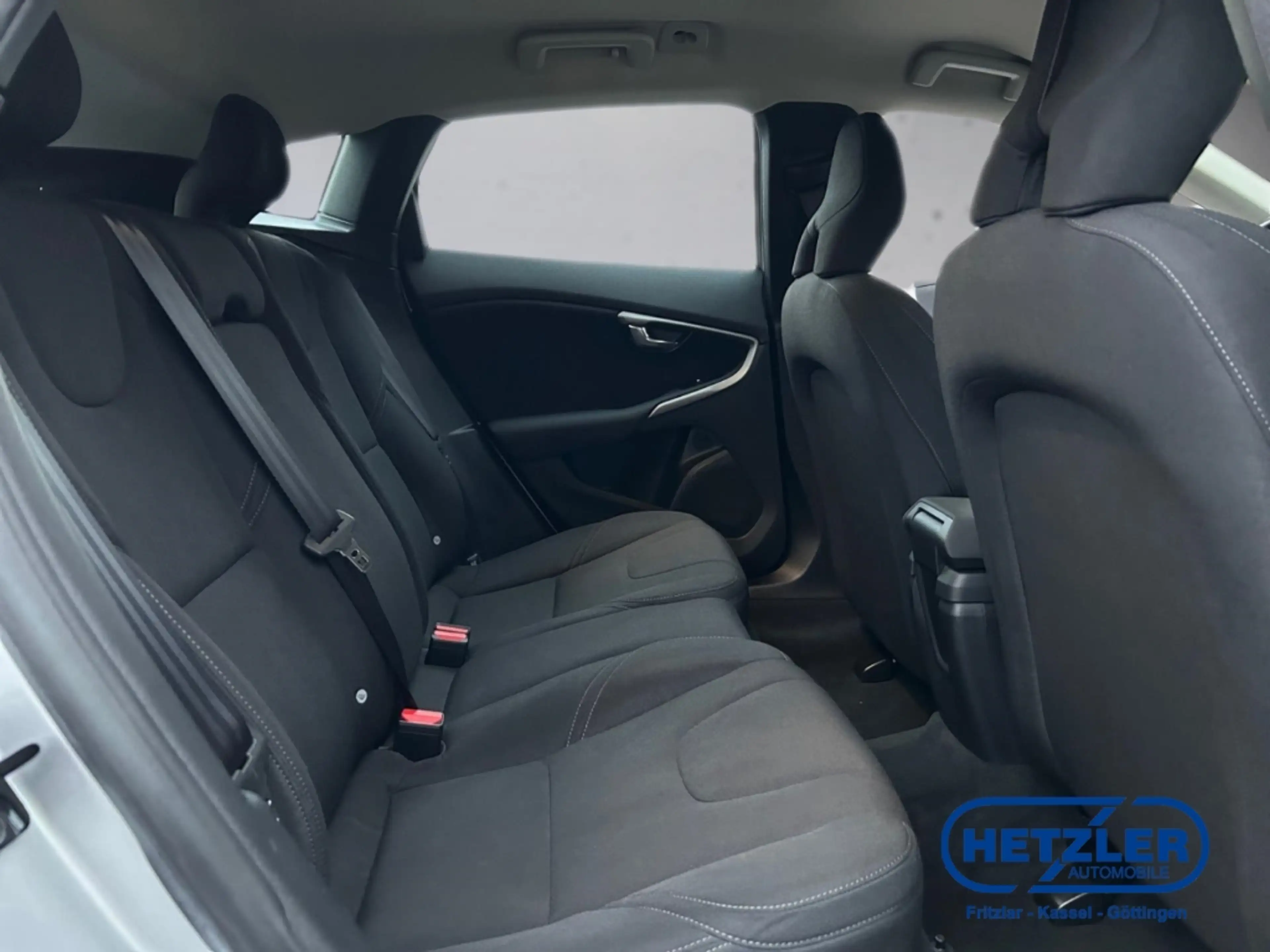 Volvo V40 T4 Basis  Klimaautom SHZ Keyless Start Notbremsass — photo 13