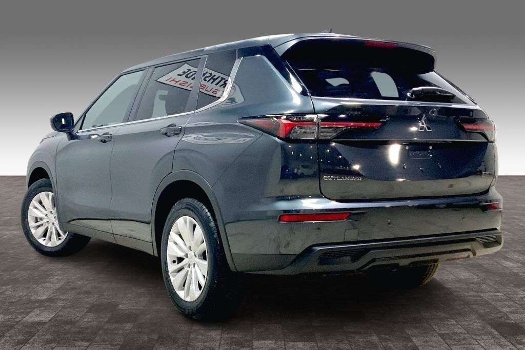 2026 Mitsubishi Outlander ES — снимка 1